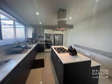 Casa en Venta en Aqua 1, construida en el terreno más grande del fraccionamiento