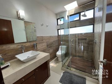 Casa en Venta en Aqua 1, construida en el terreno más grande del fraccionamiento