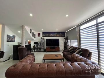 Casa en Venta en Aqua 1, construida en el terreno más grande del fraccionamiento