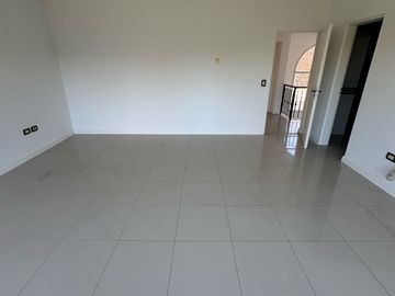 Casa en Barrio cerrado La Alameda