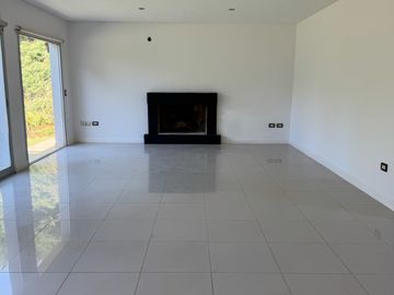 Casa en Barrio cerrado La Alameda