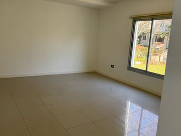 Casa en Barrio cerrado La Alameda