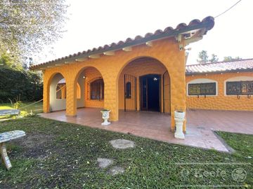 Casa Quinta en venta apta credito El Pato Berazategui