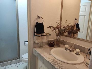 Departamento en venta con 2 recámaras en Burgos