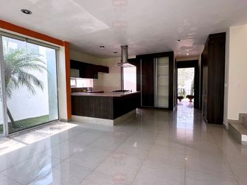 CASA FUERTE SANTA ANITA CASA EN VENTA