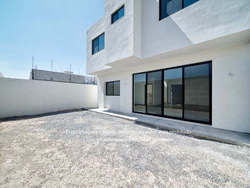 Casa de 2 plantas en venta Hacienda Santa Ana, Saltillo Coahuila