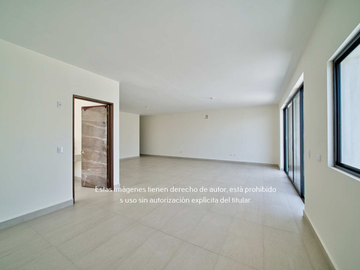 Casa de 2 plantas en venta Hacienda Santa Ana, Saltillo Coahuila