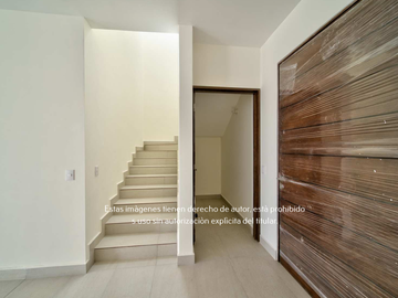 Casa de 2 plantas en venta Hacienda Santa Ana, Saltillo Coahuila
