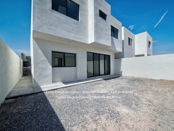 Casa de 2 plantas en venta Hacienda Santa Ana, Saltillo Coahuila