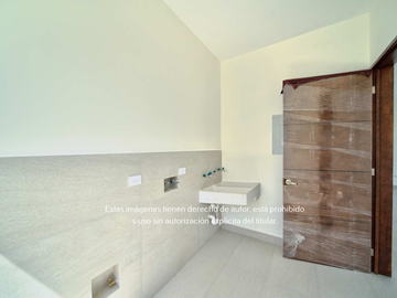 Casa de 2 plantas en venta Hacienda Santa Ana, Saltillo Coahuila
