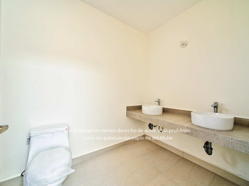Casa de 2 plantas en venta Hacienda Santa Ana, Saltillo Coahuila