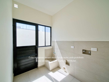 Casa de 2 plantas en venta Hacienda Santa Ana, Saltillo Coahuila