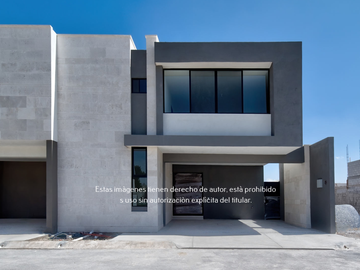 Casa de 2 plantas en venta Hacienda Santa Ana, Saltillo Coahuila
