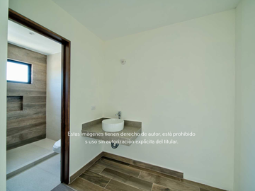 Casa de 2 plantas en venta Hacienda Santa Ana, Saltillo Coahuila