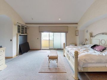 Venta de Casa con Alberca en Pedregal