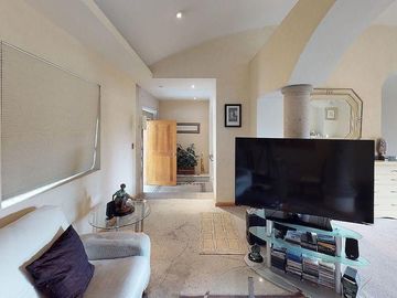 Venta de Casa con Alberca en Pedregal