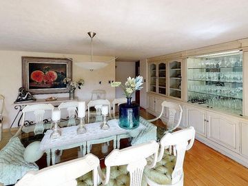 Venta de Casa con Alberca en Pedregal