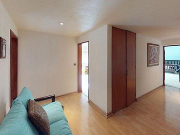Venta de Casa con Alberca en Pedregal