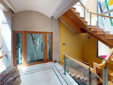Venta de Casa con Alberca en Pedregal