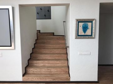 RESIDENCIA  EN LA LOMA CON ACCION AL CAMPO DE GOLF LOS ENCINOS