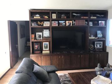 RESIDENCIA  EN LA LOMA CON ACCION AL CAMPO DE GOLF LOS ENCINOS