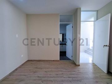 VENTA DE CASA EN ESTRENO - TACNA