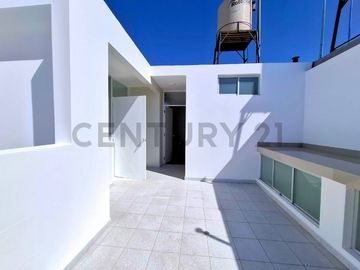 VENTA DE CASA EN ESTRENO - TACNA