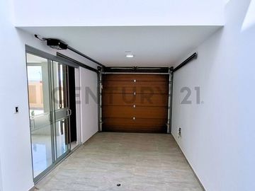 VENTA DE CASA EN ESTRENO - TACNA
