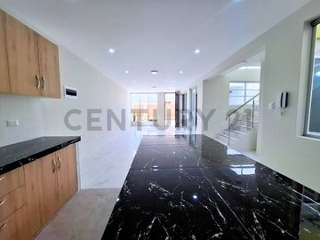 VENTA DE CASA EN ESTRENO - TACNA