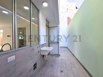 SE VENDE CASA EN ESTRENO EN TACNA