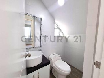 SE VENDE CASA EN ESTRENO EN TACNA