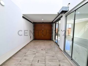 VENTA DE CASA DE ESTRENO EN TACNA