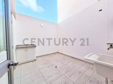 VENTA DE CASA DE ESTRENO EN TACNA