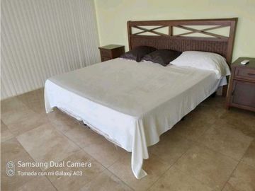 SE VENDE VILLA DE LUJO CON 4 REC.FRENTE AL MAR EN MARIA CHIQUITA