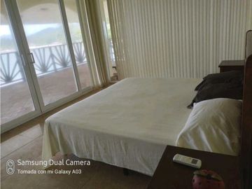 SE VENDE VILLA DE LUJO CON 4 REC.FRENTE AL MAR EN MARIA CHIQUITA