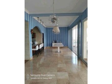 SE VENDE VILLA DE LUJO CON 4 REC.FRENTE AL MAR EN MARIA CHIQUITA