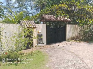 SE VENDE VILLA DE LUJO CON 4 REC.FRENTE AL MAR EN MARIA CHIQUITA