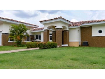 SE VENDE VILLA DE 3 REC.CON VISTA A LA NATURALEZA EN TUCAN, COCOLI(NZ)