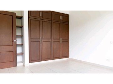 SE VENDE VILLA DE 3 REC.CON VISTA A LA NATURALEZA EN TUCAN, COCOLI(NZ)