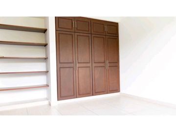 SE VENDE VILLA DE 3 REC.CON VISTA A LA NATURALEZA EN TUCAN, COCOLI(NZ)