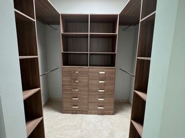 🏡 Venta de casa en esquina  remodelada para inversión