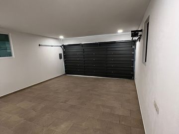 🏡 Venta de casa en esquina  remodelada para inversión