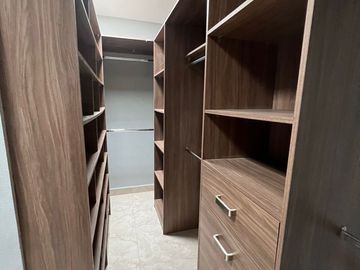 🏡 Venta de casa en esquina  remodelada para inversión