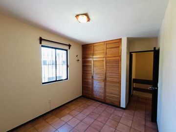 EN VENTA CASA EN CALLE BUGAMBILIA