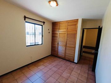 EN VENTA CASA EN CALLE BUGAMBILIA