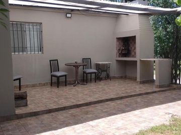 Casa Quinta en venta - 4 Dormitorios 2 Baños - Presidente Perón