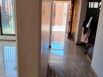 VENTA CASA 6HAB 4BA MAIPÚ