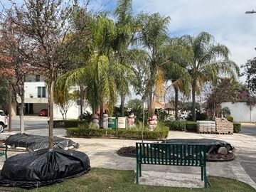 Casa  Venta Cumbres Providencia Monterrey Frente Parque