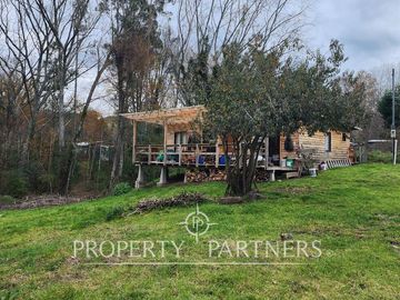Casa en terreno de 7 mil mts2 con lindo estero