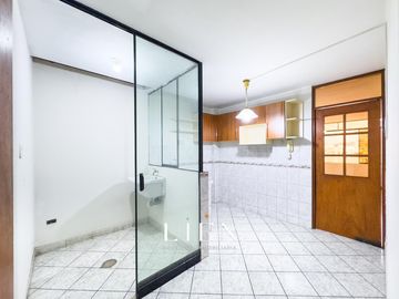 Flat de 3 habitaciones | Más de 95m2 | Cerca a parque y estación de Tren